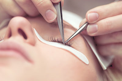 Getting Eyelash Extensions