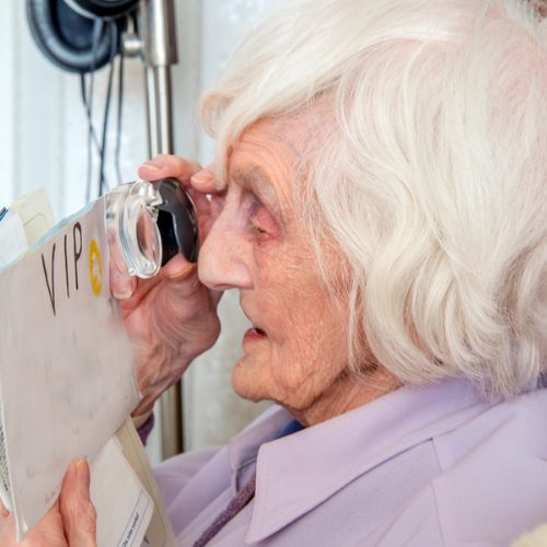 Advanced Macular Degeneration Patient