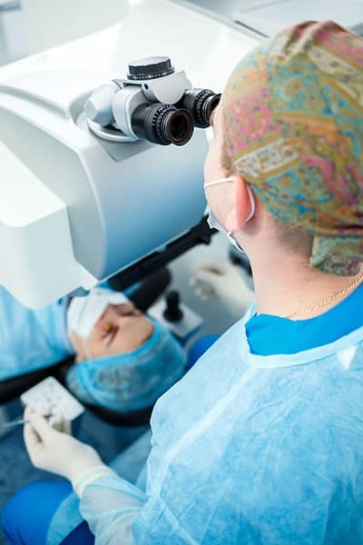 Advanced ophthalmology eye examination at Assil Gaur Eye Institute, pioneering vision care and treatments.