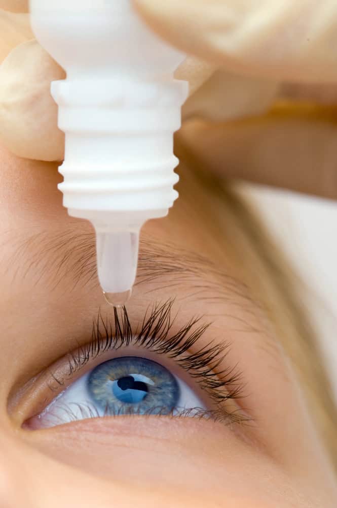 Eyelid hygiene & meibomian gland support
