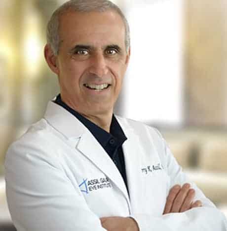 Experienced ophthalmologist at Assil Gaur Eye Institute ready to provide advanced eye care services.