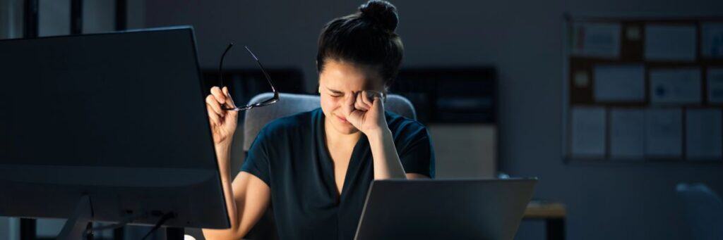 Dry Eye Symptoms and Risks
